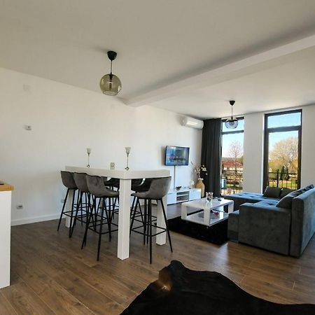 Central Apartments Kladovo Buitenkant foto